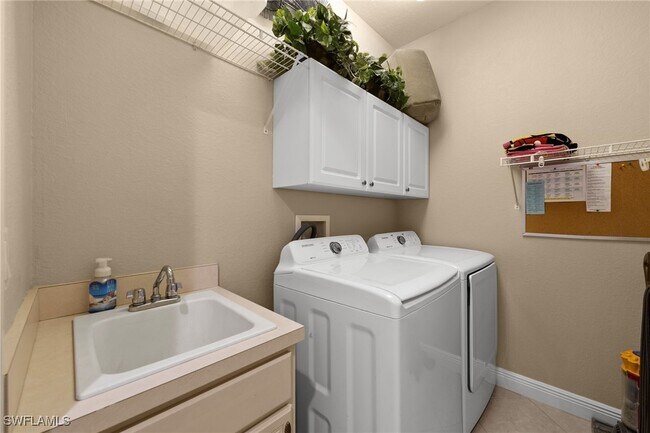 Building Photo - 8792 Largo Mar Dr