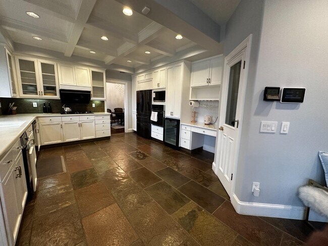 Building Photo - 4824 Longcove Dr