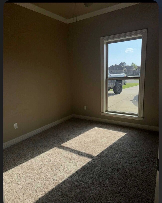 Building Photo - 400 Remington Dr