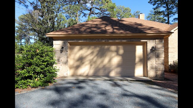 Building Photo - 6 Montclair Ct