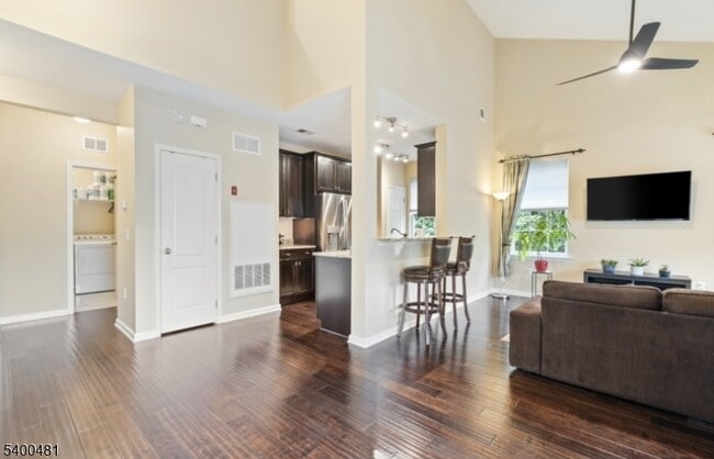 Building Photo - 108 Stone Creek Ct