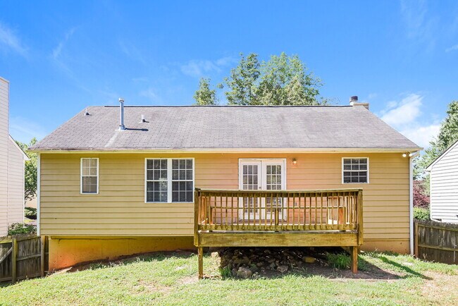 Building Photo - 2695 Chadwick Ln NW