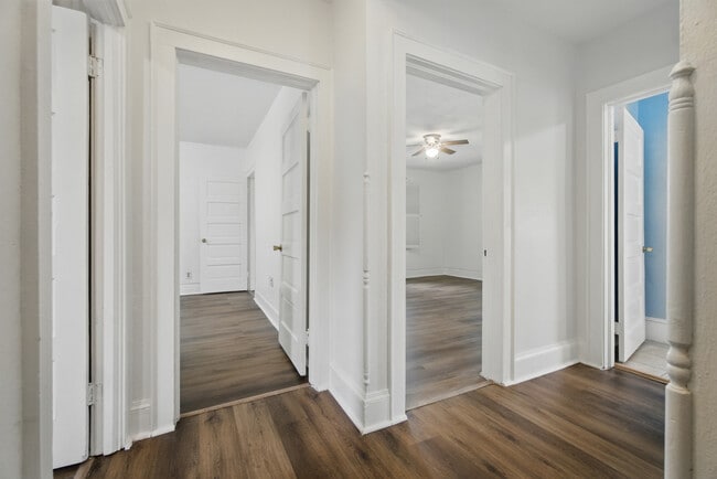 Building Photo - 5611 Hampton Blvd