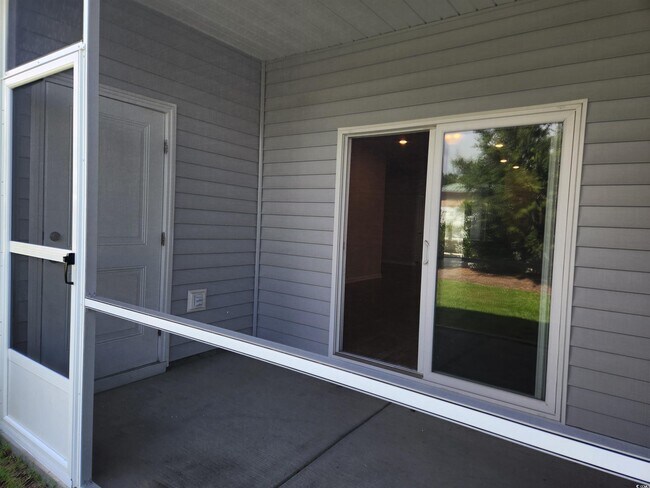 Building Photo - 174 Sea Shell Dr