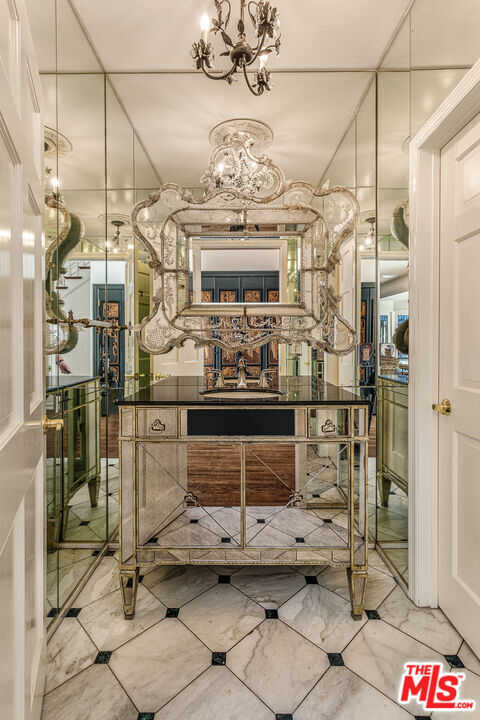 Building Photo - 353 N Gunston Dr