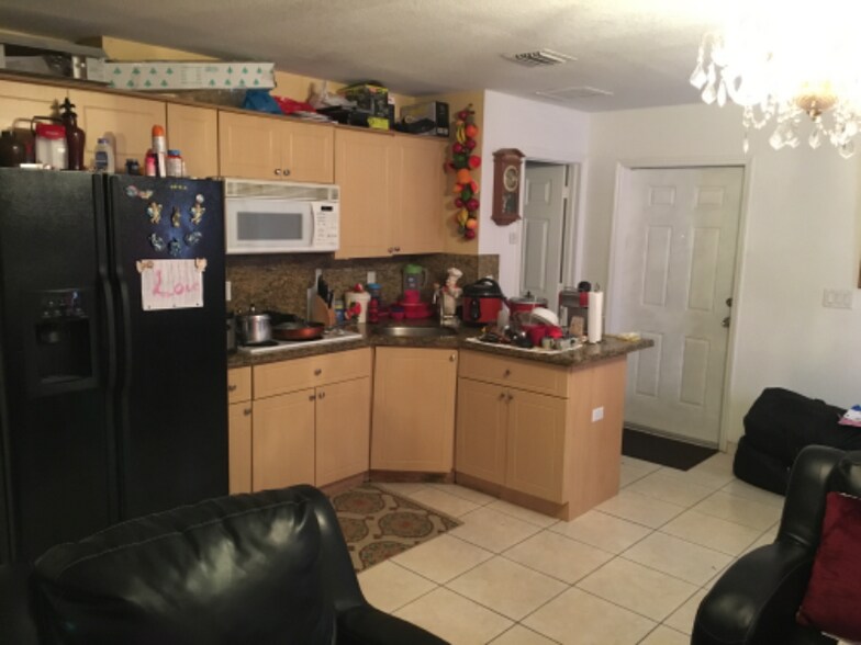 Building Photo - 10345 NW 35th Ave