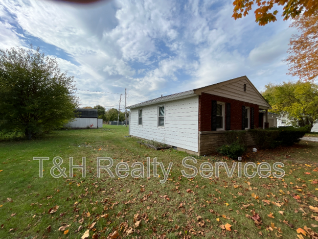 Building Photo - 4425 Southview Dr