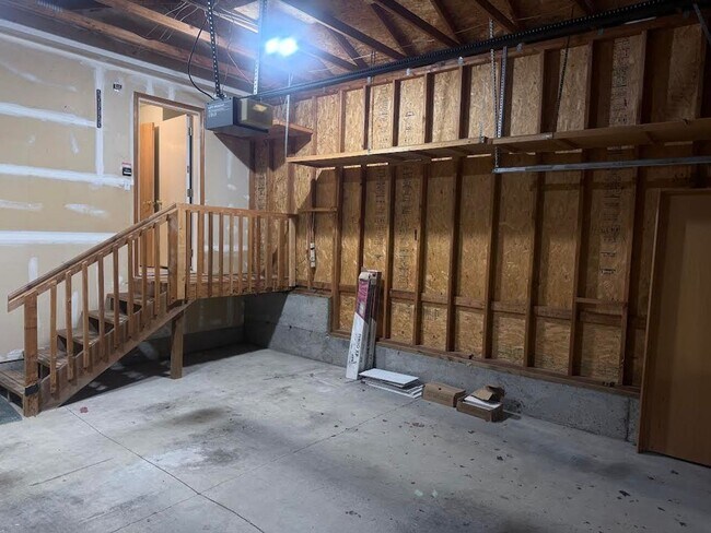 Building Photo - Updated Single Level Home in Highly Sought...