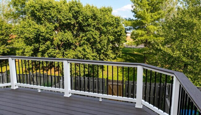 Building Photo - Charming Three-Bedroom Townhome in a Prime Ashburn Location