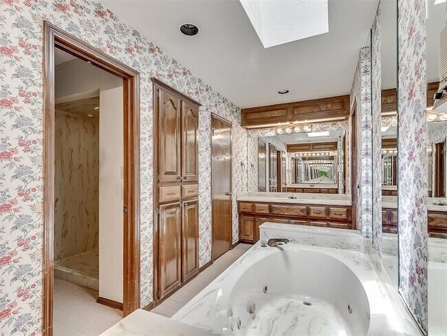 Building Photo - 12414 S Villa Ave