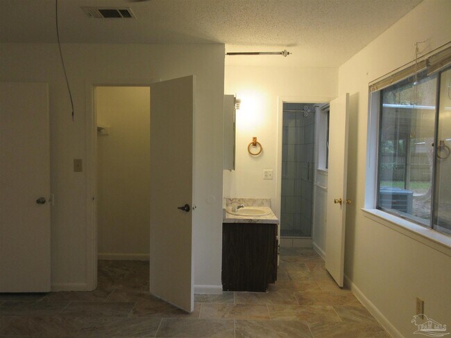 Building Photo - 5337 E Avenida De Golf