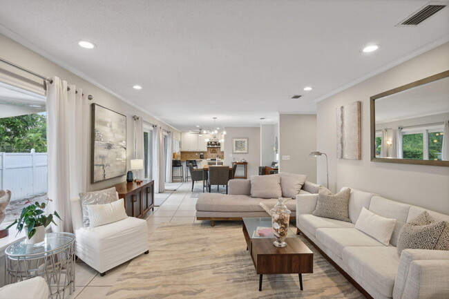 Building Photo - 10 Sailfish Ln