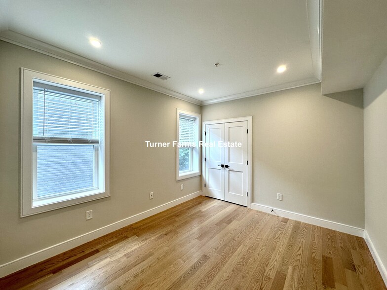 Building Photo - 162 Allston St