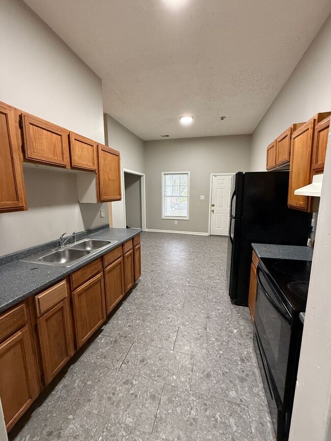 Building Photo - 3-BED 1-BATH SINGLE FAMILY HOME