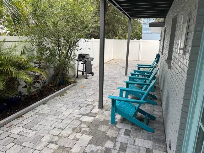 Building Photo - 3839 Sandstone Ct