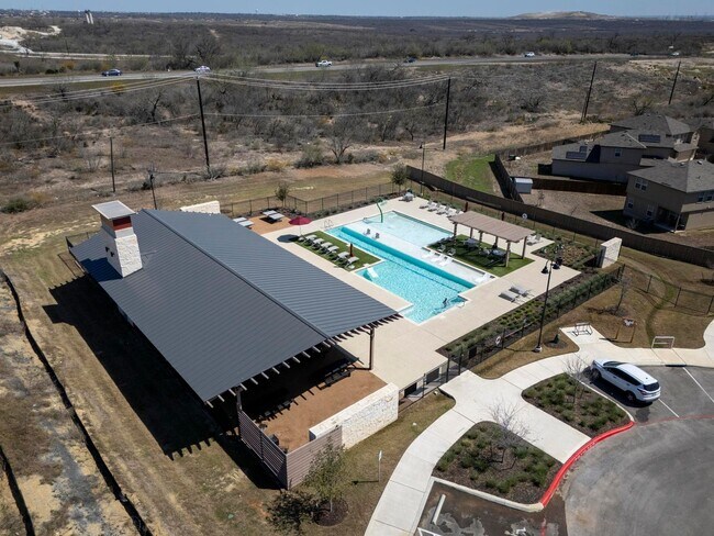 Building Photo - APPLEWOOD UNIT 1