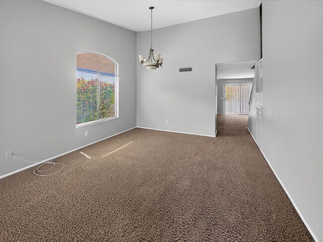 Building Photo - Beautifu;l 4Bed/2.5Bath, Private Pool Home!