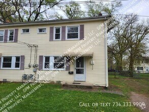 Building Photo - 33058 Alanson St