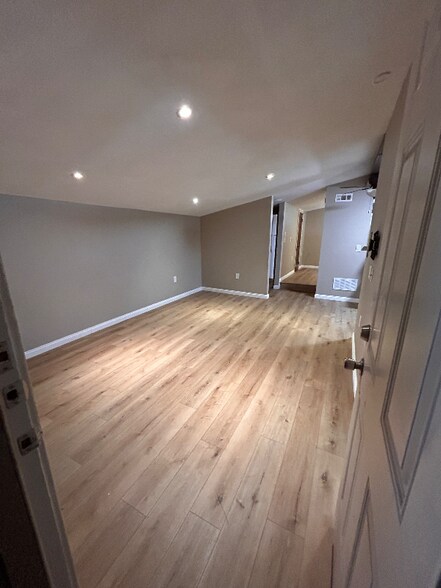 Building Photo - 1388 Hartsdale Dr