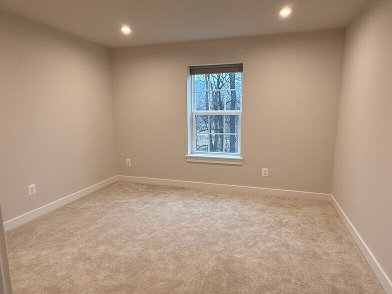 Bedroom 5 - Basement - 3212 Vanessa Dr
