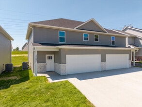 Building Photo - 5205 Silver Mill Dr