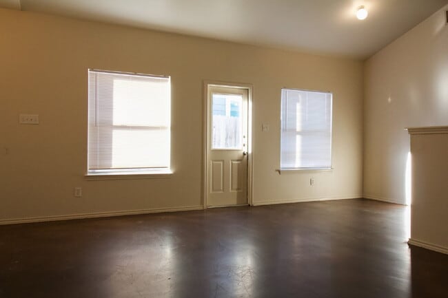 Building Photo - 7219 Golf Way