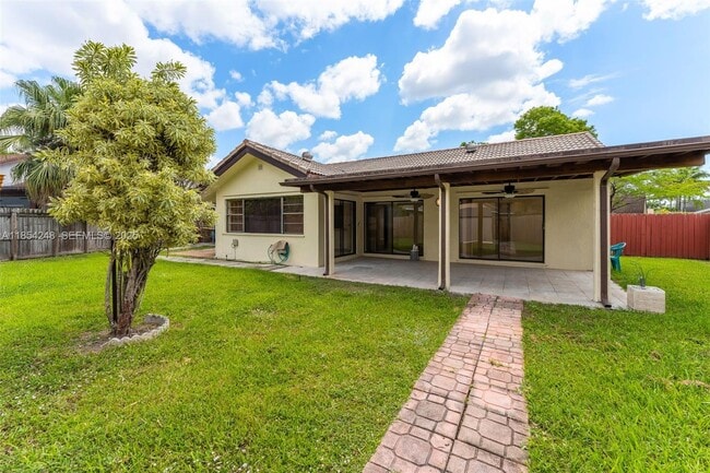 Building Photo - 9130 SW 101st Ave