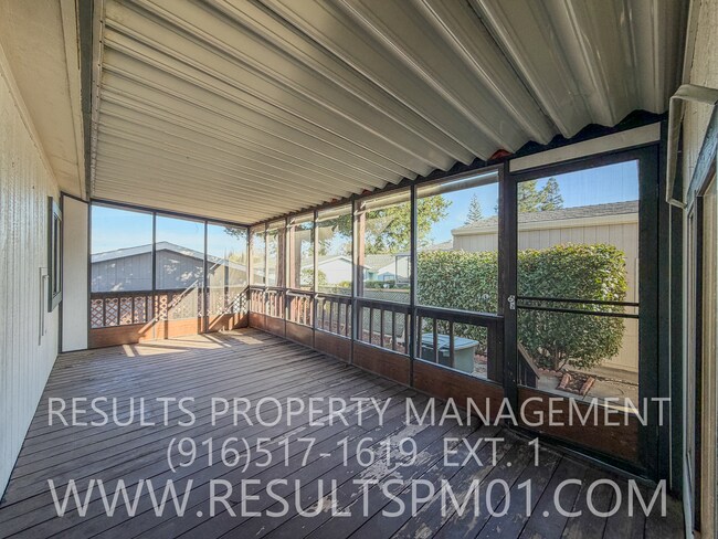 Building Photo - Fantastic Over 55 Community! Amenities! 2 bedroom