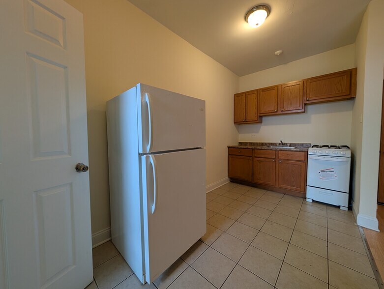 Building Photo - 4848 N Damen Ave