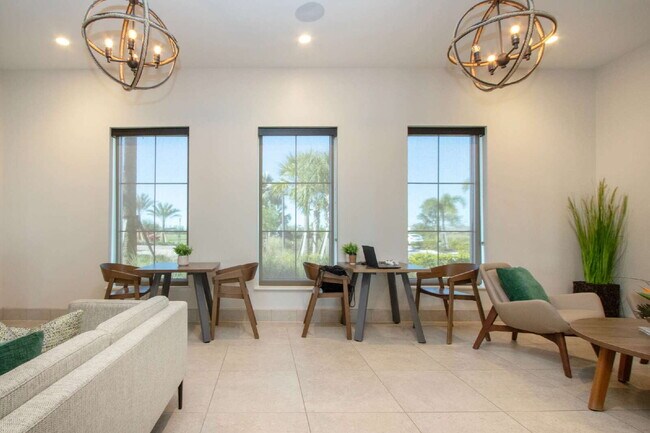 Building Photo - Spacious 5-Bed Retreat with Granite Elegance in Lakewood Ranch