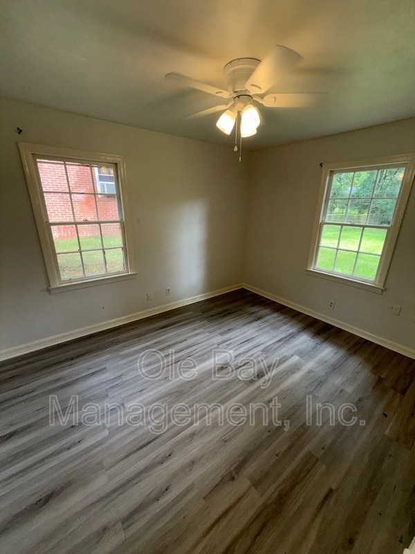 Building Photo - 2207 Webb Ave