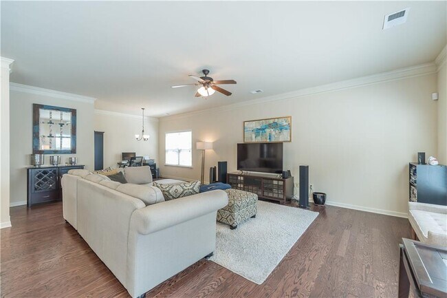 Building Photo - 129 Village Ct