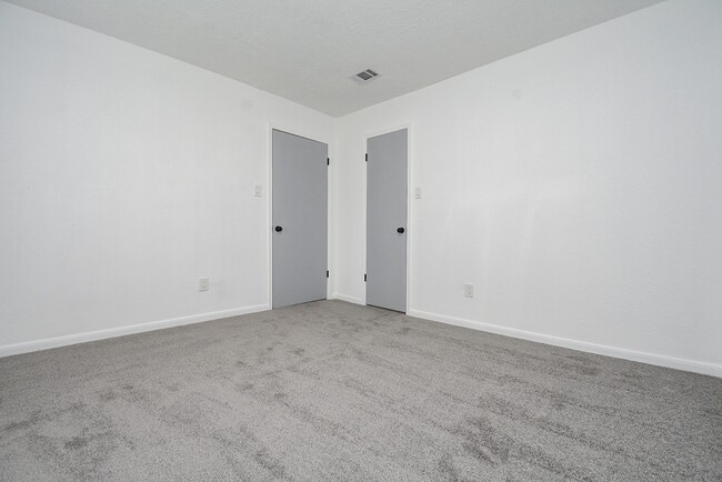 Building Photo - 15814 Winding Moss Dr