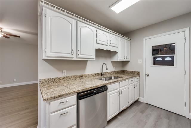 Building Photo - 6013 Barry Dr