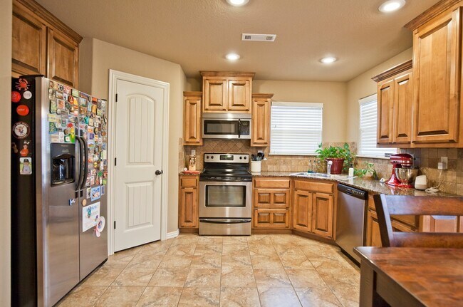 Building Photo - ***1804 SW Sequoia***