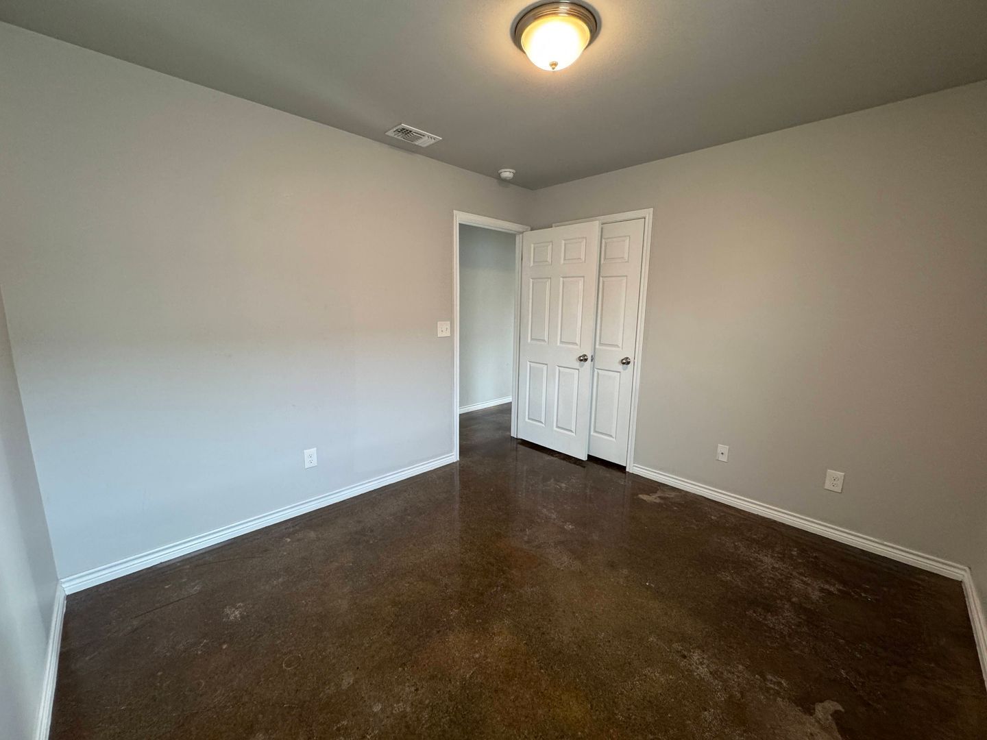 Building Photo - 208 Lowes Blvd