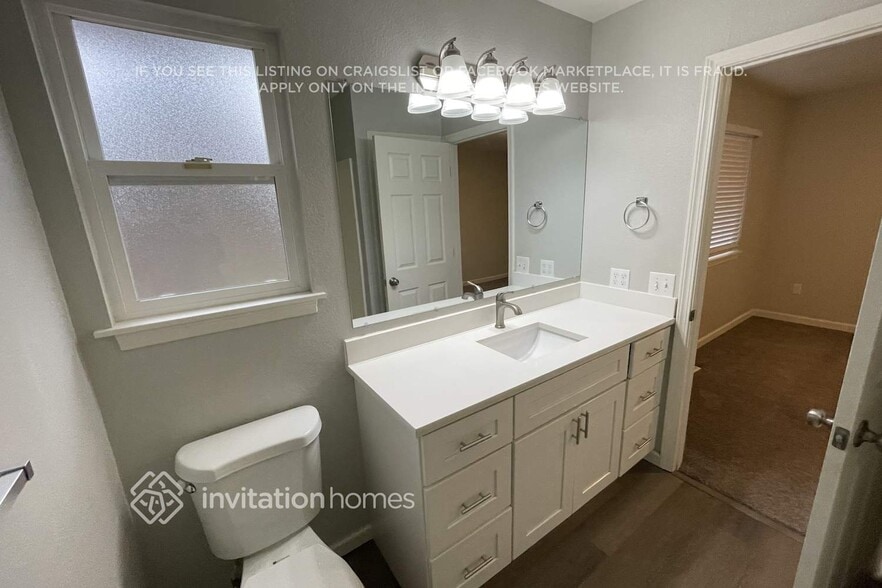 Building Photo - 1302 116th Dr SE