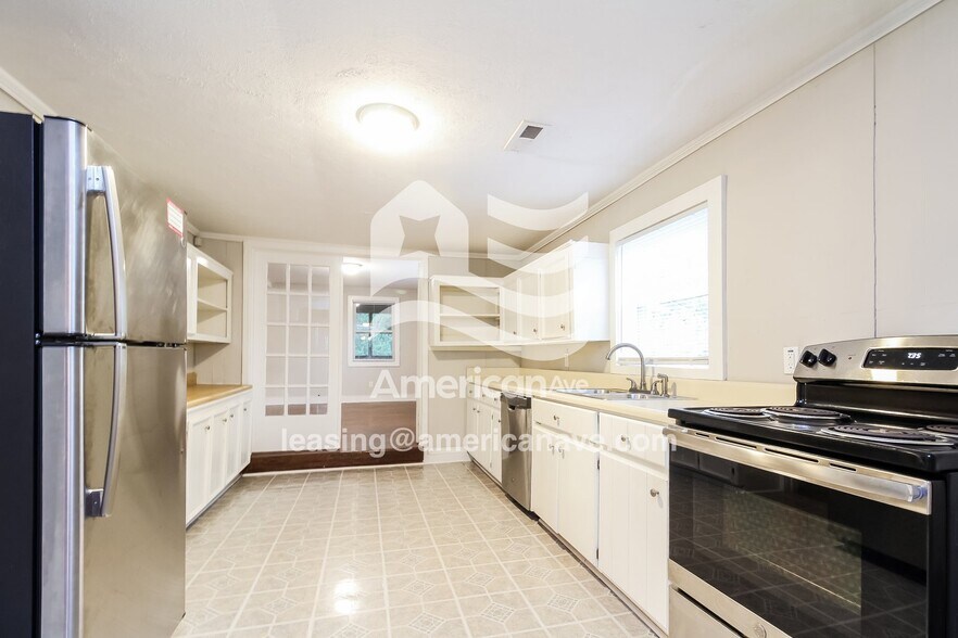 Building Photo - 310 N Stribling St