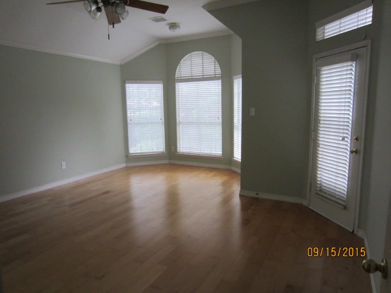 Building Photo - 7016 Randall Way