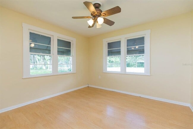 Building Photo - 1809 E Henry Ave