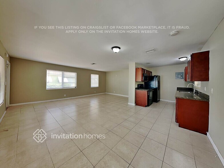 Building Photo - 1521 20th Ave N