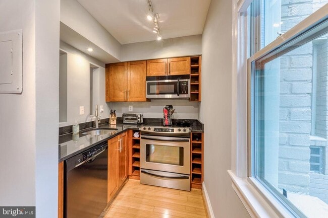 Building Photo - 1363 K St SE