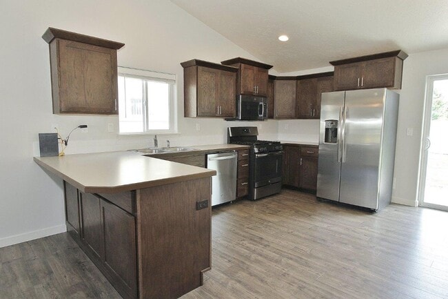 Building Photo - Clean Single-Level Home in Quiet Neighborhood