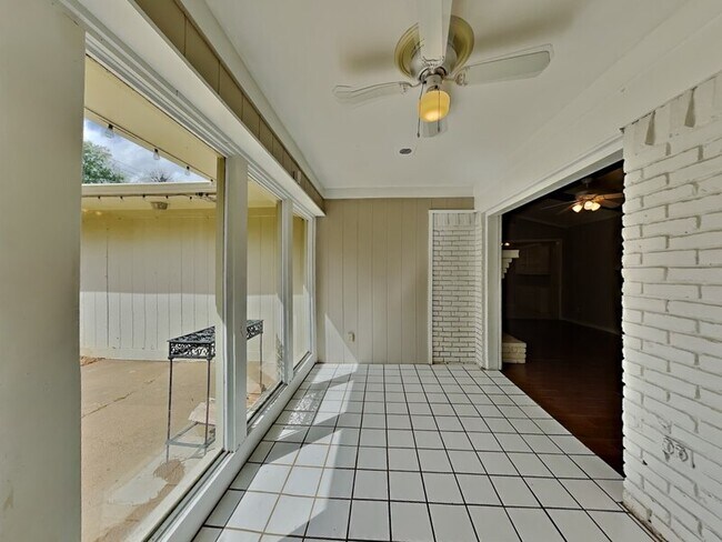 Building Photo - 204 Murray Ln