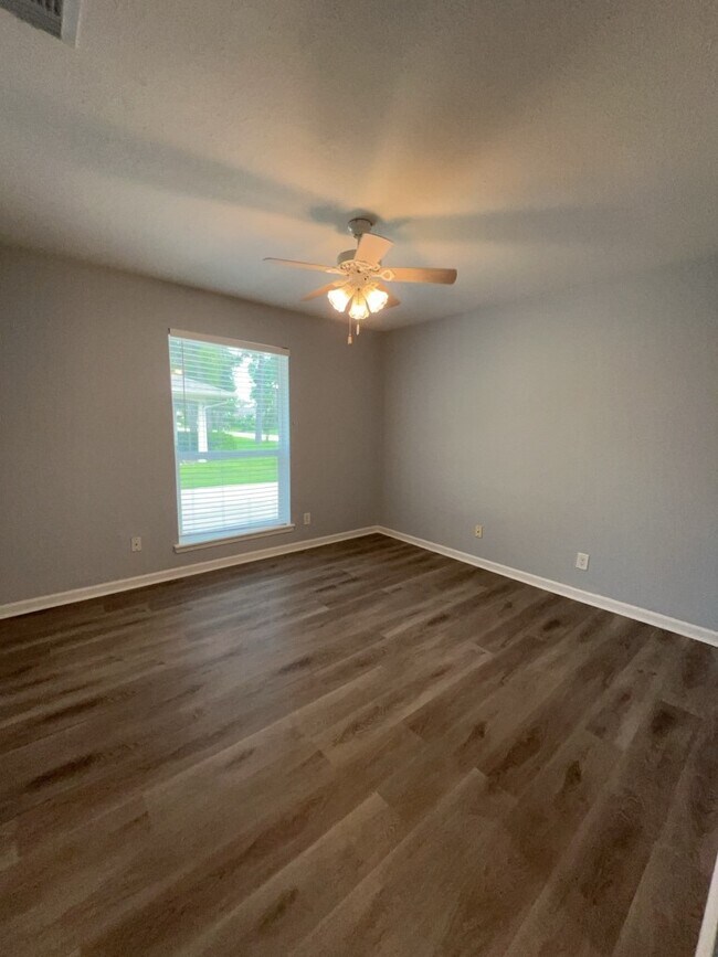 Building Photo - 27226 W Pyeatt Ln
