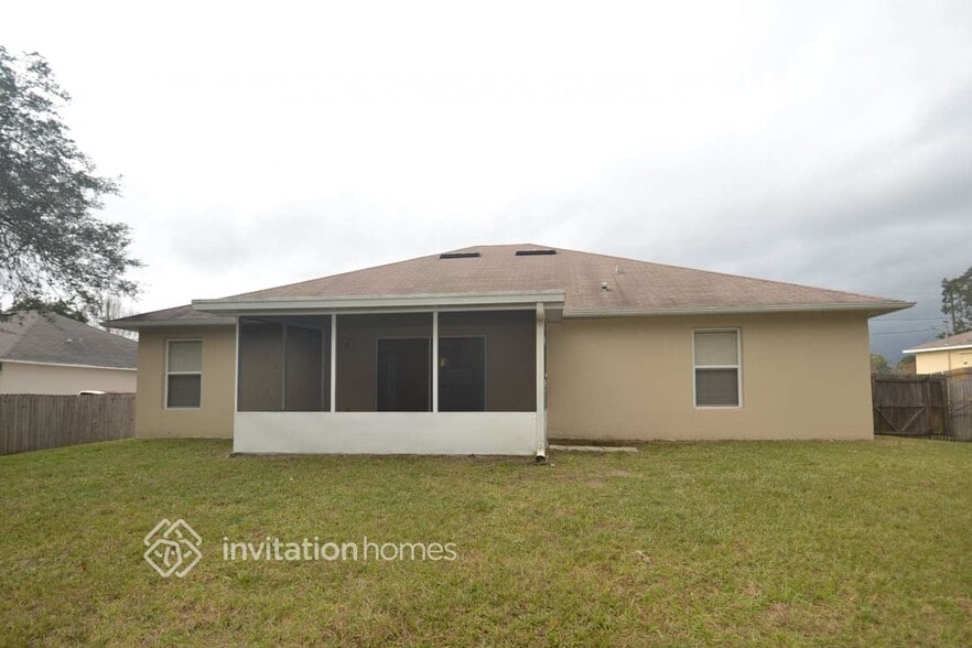 Building Photo - 1450 Lodge Terrace