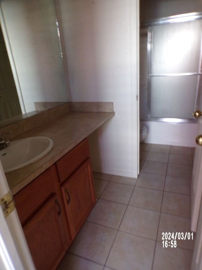 Building Photo - Great Townhouse