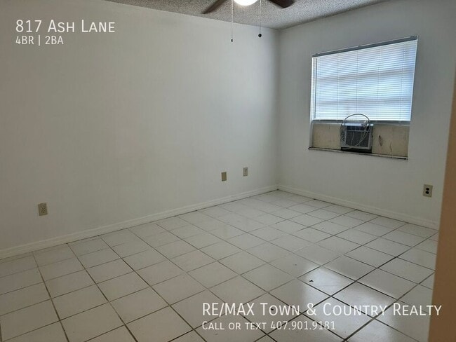 Building Photo - 817 Ash Ln