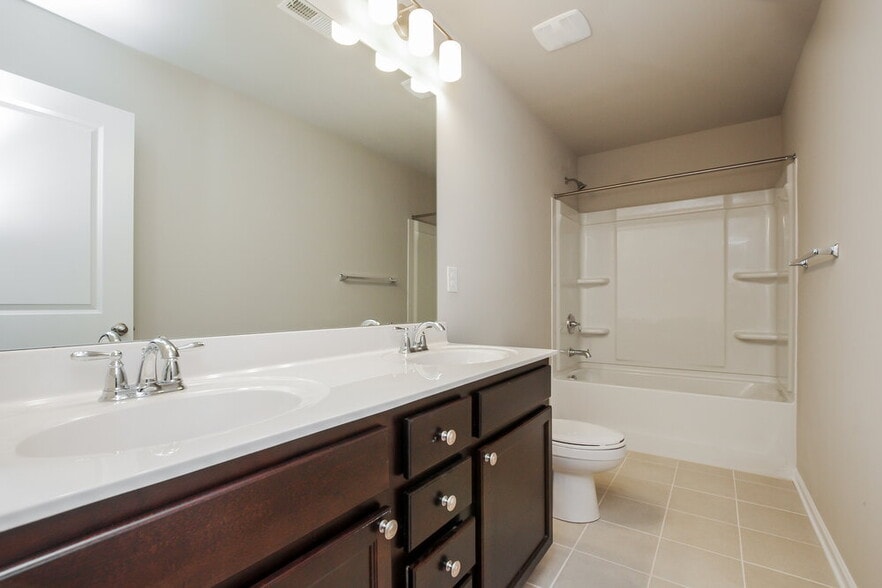 Building Photo - 1130 Rankin Oaks St