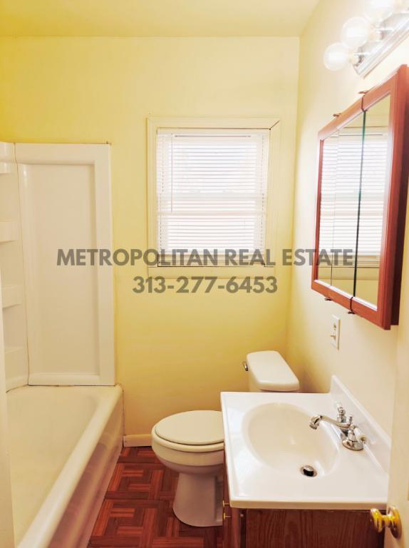 Building Photo - 35130 June Dr